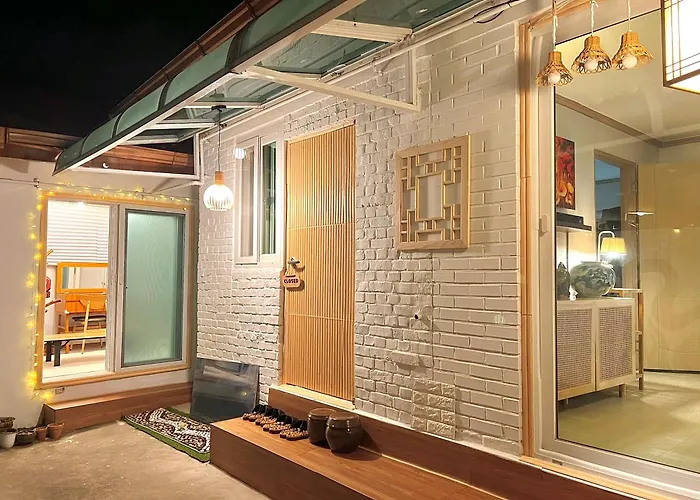 Private Korean Entire With Garden Up To 10 *