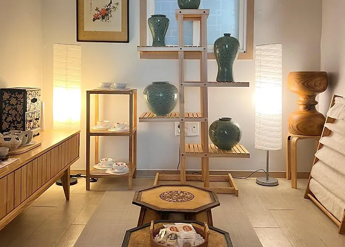 Private Korean Entire With Garden Up To 10 *